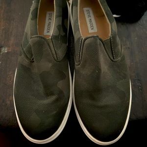 Steve Madden slip on shoes